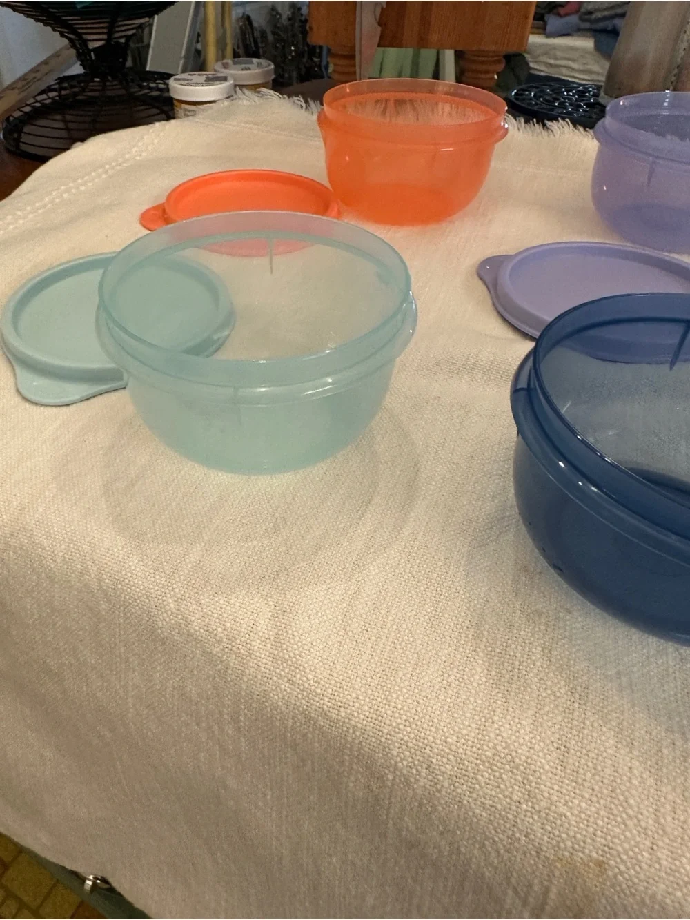 Tupperware Ideal Snack Cups Set of 5 with Seals 7oz / 230ml Bowls